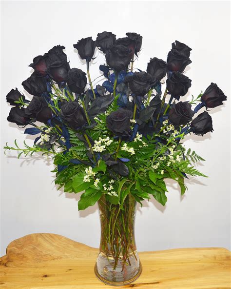 Black magic roses gift bouquet
